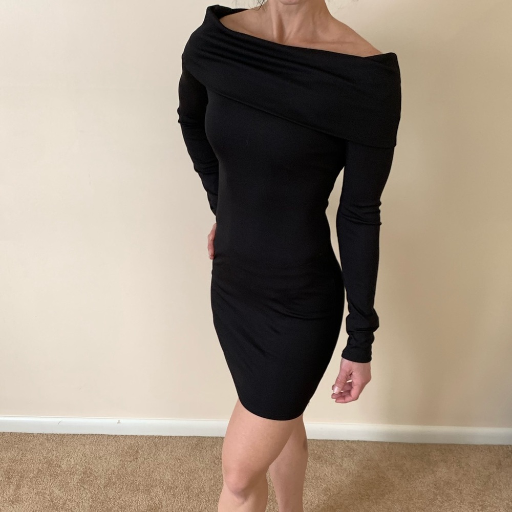 Off the Shoulder Black Dress - Picture 3 of 9